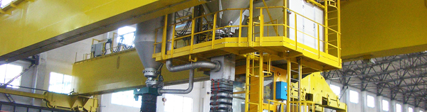 起重機(jī)的發(fā)展該何去何從？我們?cè)撊绾瘟⒆悖?>                            <h4>起重機(jī)的發(fā)展該何去何從？我們?cè)撊绾瘟⒆悖?/h4>
                            <p>    隨著企業(yè)生產(chǎn)規(guī)模不斷的增大，以及自動(dòng)化、智能化程度在進(jìn)一步增強(qiáng)，起重機(jī)在企業(yè)生產(chǎn)中的作用會(huì)愈加明顯。與此同時(shí)，起重機(jī)必須在性能上不斷發(fā)展，以滿(mǎn)足起重作業(yè)要求不斷提高的需要。起重機(jī)現(xiàn)代設(shè)計(jì)、制造能力不斷提高，想在國(guó)際競(jìng)爭(zhēng)中獲勝，前提是要提高起重機(jī)的技術(shù)。接下來(lái)來(lái)看一下起重機(jī)技術(shù)發(fā)展趨勢(shì)有哪些：一、大型化、化以及高速化    隨著社會(huì)經(jīng)濟(jì)不斷發(fā)展，工業(yè)生產(chǎn)規(guī)模在進(jìn)一步擴(kuò)大，物料裝卸搬運(yùn)費(fèi)在企業(yè)生產(chǎn)中所占成本比重越來(lái)越多，那么，通過(guò)使用起重機(jī)來(lái)減低成本成為一種趨勢(shì)。采用大型化的起重機(jī)，能應(yīng)對(duì)起重量大的物料裝卸作業(yè)。采用高速化和專(zhuān)用化 ，能在對(duì)應(yīng)的工作環(huán)境中，有更加穩(wěn)定的可靠性，提高工作效率。二、產(chǎn)品模塊化、組合化和標(biāo)準(zhǔn)化    起重機(jī)在向著模塊化、標(biāo)準(zhǔn)化的方向發(fā)展，由此來(lái)取代整機(jī)設(shè)計(jì)。模塊化設(shè)計(jì)能把起重機(jī)上功能一些具有相同功能的部件、零件，以標(biāo)準(zhǔn)模塊的工藝設(shè)計(jì)制造，從而使得制造出來(lái)的產(chǎn)品通過(guò)對(duì)模塊進(jìn)行組合，就能生產(chǎn)出不同類(lèi)型的、規(guī)格的起重機(jī)。    同時(shí)，依照起重機(jī)的工作原理，能提高產(chǎn)品的通用化程度，有利于簡(jiǎn)化生產(chǎn)工藝流程，降低制造成本。而用戶(hù)也能進(jìn)行方面的維護(hù)保養(yǎng)。    那么對(duì)于我們的吊車(chē)手來(lái)說(shuō)又面臨了什么挑戰(zhàn)呢？我們要掌握一些什么技能，才能保證我們?cè)谶@個(gè)激烈競(jìng)爭(zhēng)的大潮流下仍然擁有一份立足之地呢？首先要與時(shí)俱進(jìn)，不斷的跟上互聯(lián)網(wǎng)時(shí)代，學(xué)習(xí)新的技能，合理的利用信息時(shí)代的資源。</p>
                          </a>
                     </div>
                                         <ul class=